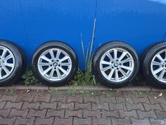 Jante BMW originale + cauciucuri de iarna Pirreli